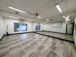 Spring Grove (D10), Retail #602983431